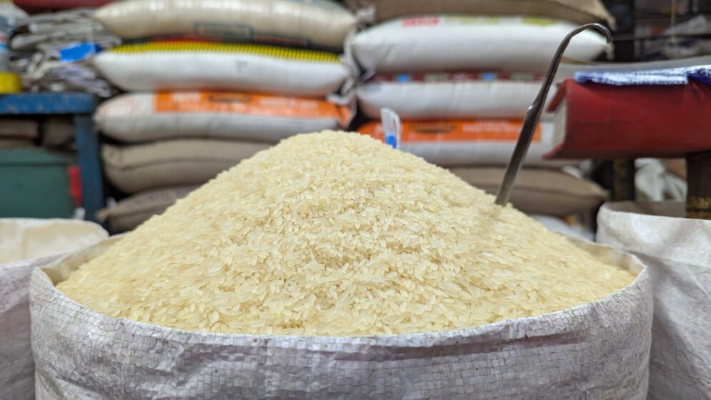 চালের বাজারে অস্থিরতা, সামনে আরও দাম বাড়ার শঙ্কা