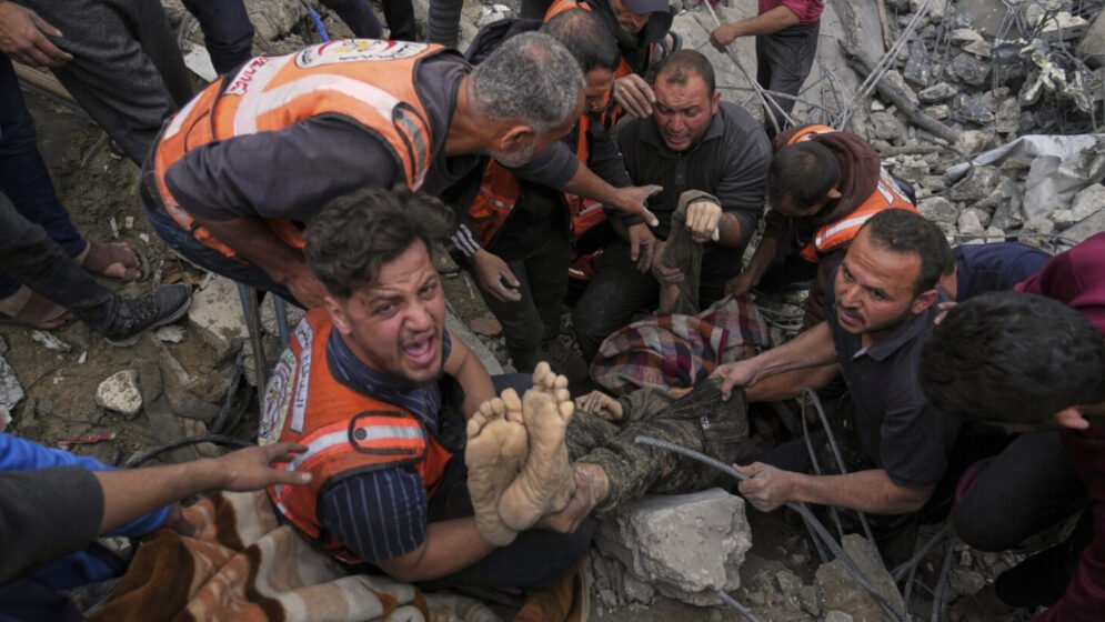 ইসরাইলের বিমান ও স্থল হামলা জোরদার, বিপর্যস্ত গাজা