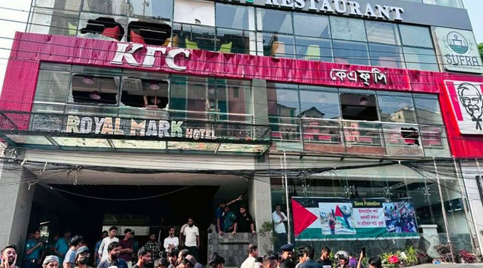 দেশজুড়ে দোকান-পাটে ভাঙচুর ও লুটপাটে ৪৯ জন গ্রেফতার