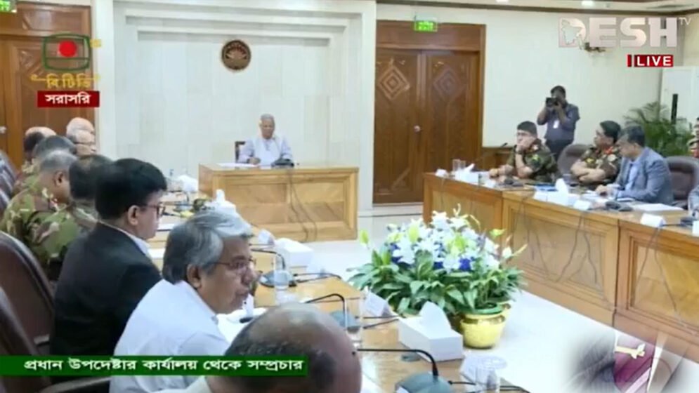 বন্যায় ক্ষতিগ্রস্তদের ঘর বিতরণ করলেন প্রধান উপদেষ্টা