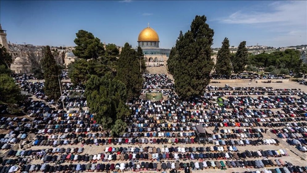 খুতবায় ইস রাইল বিরোধী বক্তব্য, আল-আকসার ইমামের ওপর ৭ দিনের নিষেধাজ্ঞা