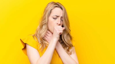 খুসখুসে কাশি? জানুন চিকিৎসকদের মতামত