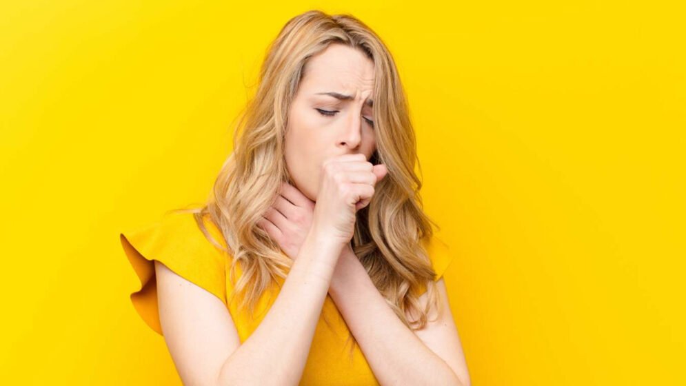 খুসখুসে কাশি? জানুন চিকিৎসকদের মতামত