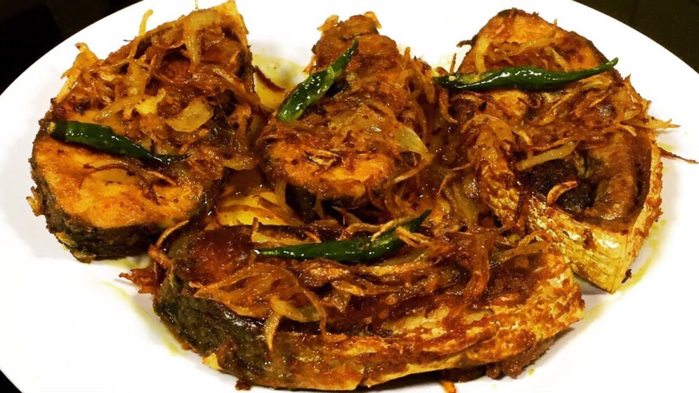 পহেলা বৈশাখে ঘরেই বানান মচমচে ইলিশ ভাজি