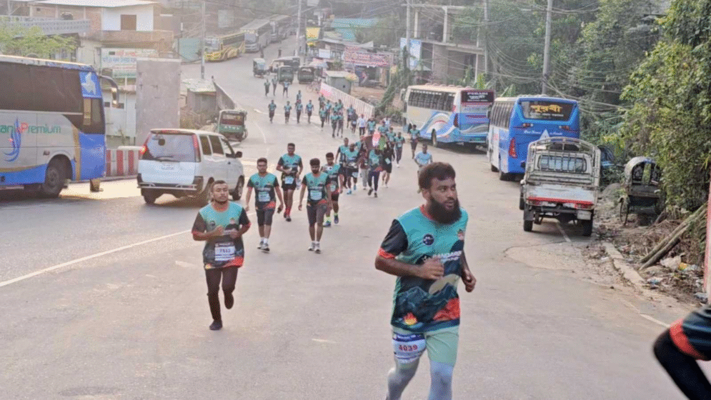 বান্দরবানে ২১ কিলোমিটার হিল ম্যারাথন: পাহাড়ি পথে প্রাণবন্ত দৌড়