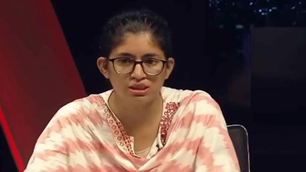 নারী সংস্কার কমিশনের রিপোর্ট বাতিল নিয়ে ফেসবুকে যা বললেন উমামা