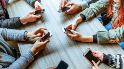 সোশ্যাল মিডিয়ায় আসক্তরা বেশি বিশ্বাস করে ভুয়া খবর