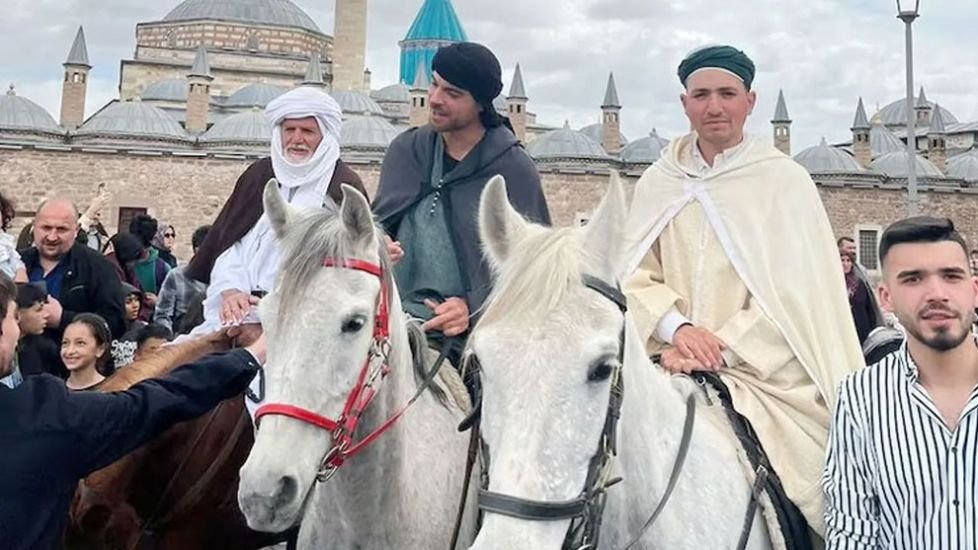 ঘোড়ায় চড়ে সাত মাসে মক্কায় পৌঁছালেন তিন স্প্যানিশ যুবক