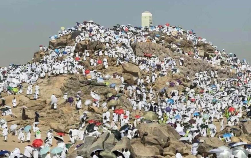 আজ পবিত্র হজ: ‘লাব্বাইক’ ধ্বনিতে মুখর আরাফাত ময়দান