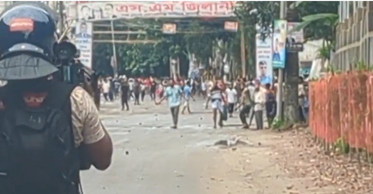 গোপালগঞ্জে সমাবেশ শেষে এনসিপির পদযাত্রায় ফের হামলা