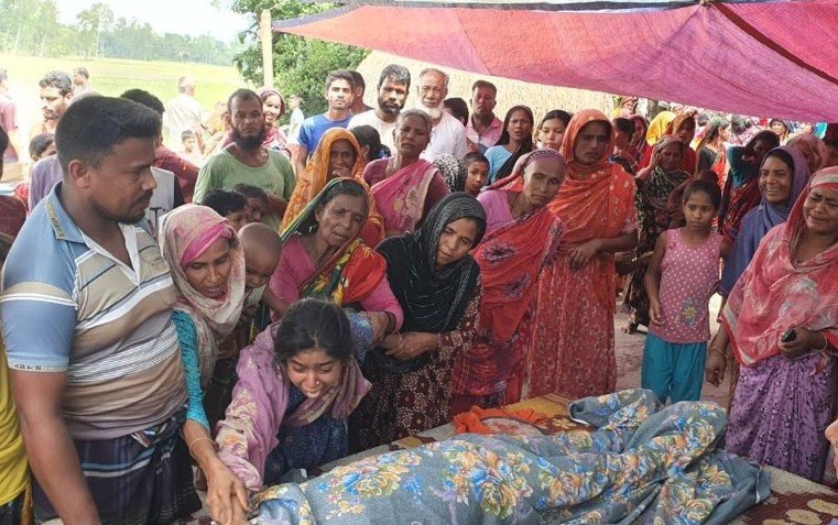 সাপ ধরতে গিয়ে সাপুড়ের মৃত্যু