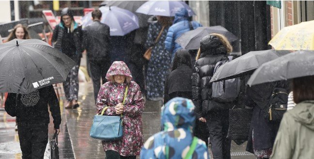 বজ্রঝড়ে বিপর্যয়ের শঙ্কা ইংল্যান্ডে, মেট অফিসের সতর্কবার্তা