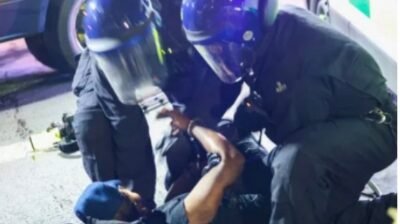 ইপিংয়ে অভিবাসী হোটেল ঘিরে সহিংসতা, পুলিশের সঙ্গে সংঘর্ষে উত্তাল রাত