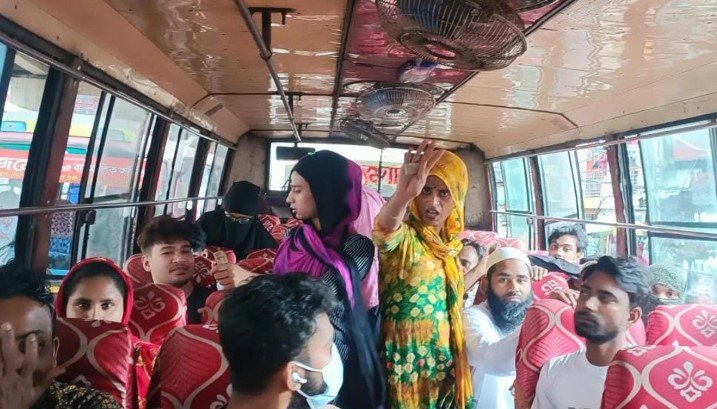 গণপরিবহনে তৃতীয় লিঙ্গের চাঁদাবাজিতে অতিষ্ঠ যাত্রীরা, নিরাপত্তাহীনতায় ভোগান্তি