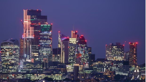 লন্ডনের খালি অফিসে নাইটক্লাব চালুর প্রস্তাব: “দিনে স্যুট, রাতে সাউন্ড”!