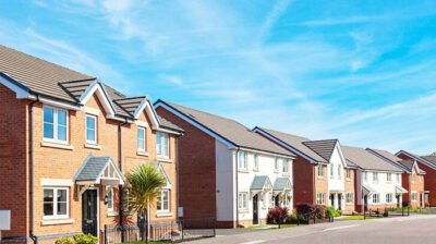 ইংল্যান্ডে বাড়ছে বাড়ি ভাড়া: আয়ের ৩৬% চলে যাচ্ছে আবাসনে