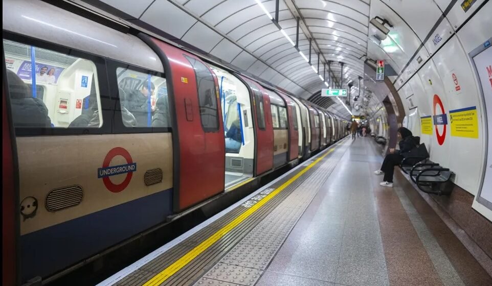 লন্ডন আন্ডারগ্রাউন্ডে টানা সাত দিনের টিউব ধর্মঘট