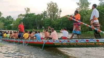 বরযাত্রীবাহী নৌকার ধাক্কায় নৌকাবাইচের নৌকা ডুবে নিহত ২