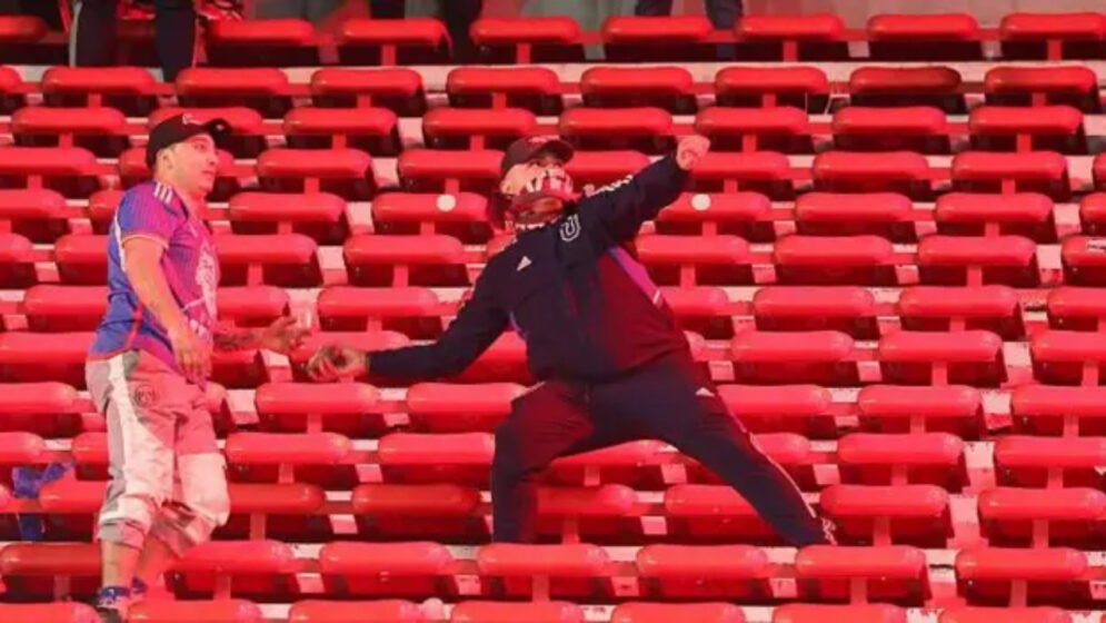 আর্জেন্টিনায় ফুটবল ম্যাচে তুমুল সংঘর্ষে আহত ১০