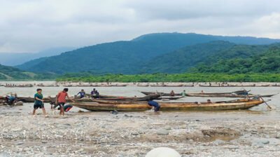 কোথায় গেল ভোলাগঞ্জের সাদা পাথর?