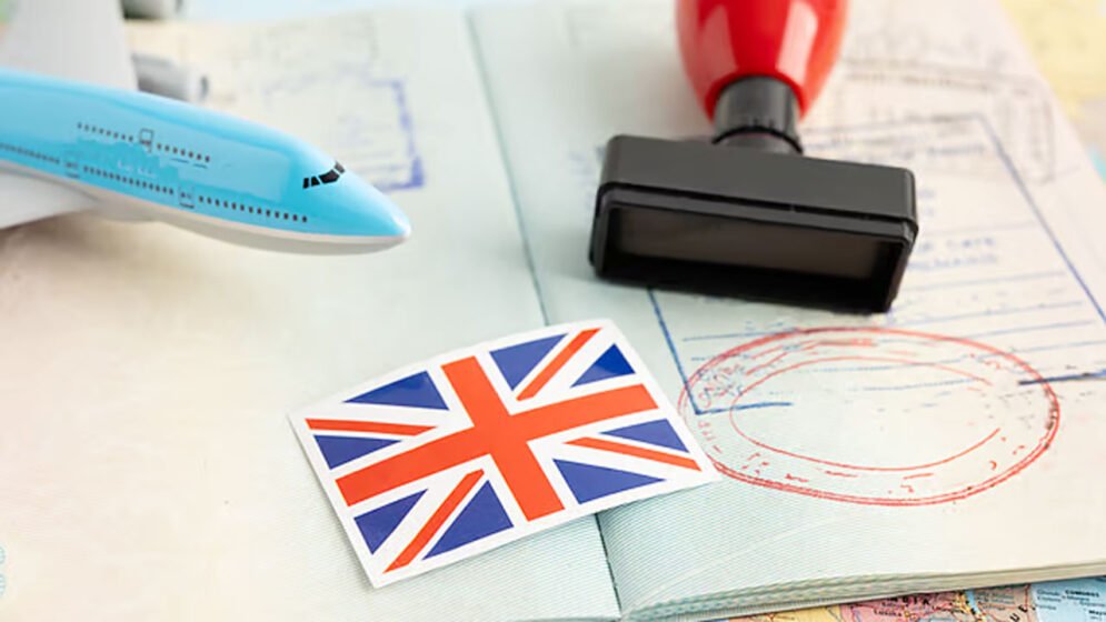 বাংলাদেশিদের জন্য যুক্তরাজ্যের ‘প্রায়োরিটি ভিসা’ সেবা চালু