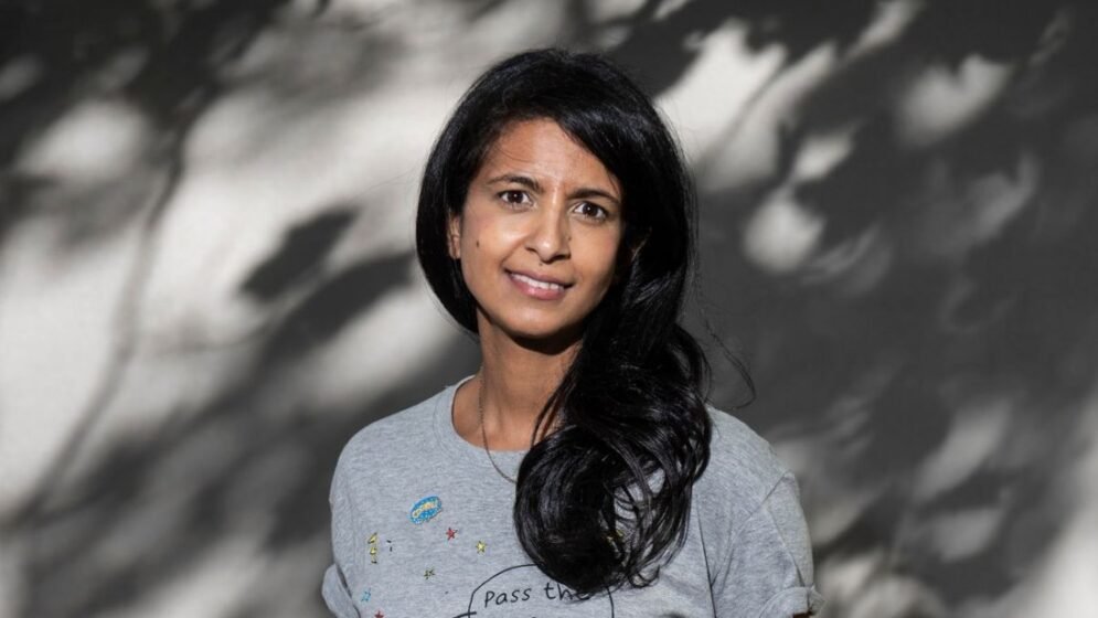 সহজ জীবনে সাবেক তারকা: যেমন আছেন কনি হক