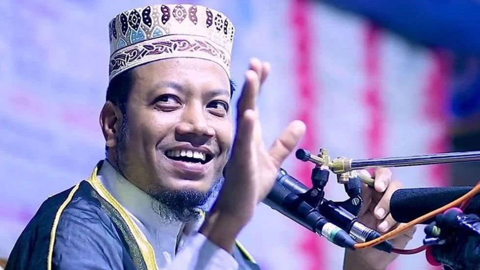 বিতর্কিত বক্তব্যে আবারও আলোচনায় মুফতি আমির হামজা