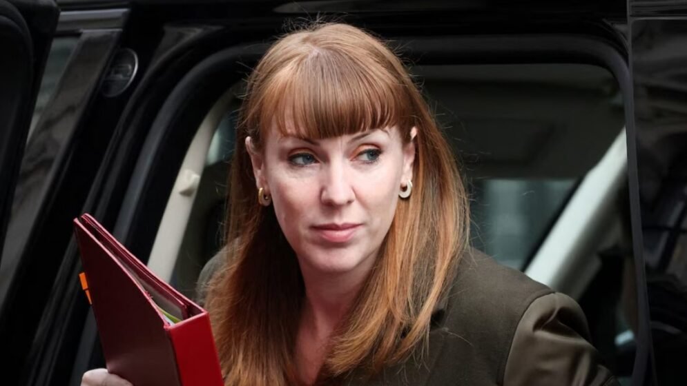 কর ফাঁকির অভিযোগে পদত্যাগ করলেন ব্রিটিশ উপ-প্রধানমন্ত্রী অ্যাঞ্জেলা রেইনার