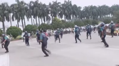 পুলিশের লাঠিচার্জে সংসদ ভবন ছাড়লেন জুলাই যোদ্ধারা