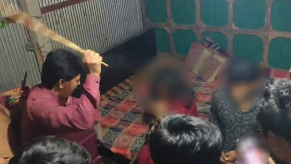 চৌদ্দগ্রামে প্রবাসীর স্ত্রীকে বেঁধে মারধর, সালিশে তালাক ও নতুন বিয়ে