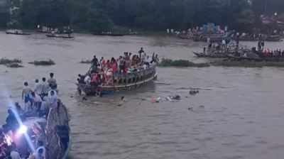তুরাগ নদীতে প্রতিমা বিসর্জনের সময় নৌকাডুবি, ২ শিশু নিখোঁজ