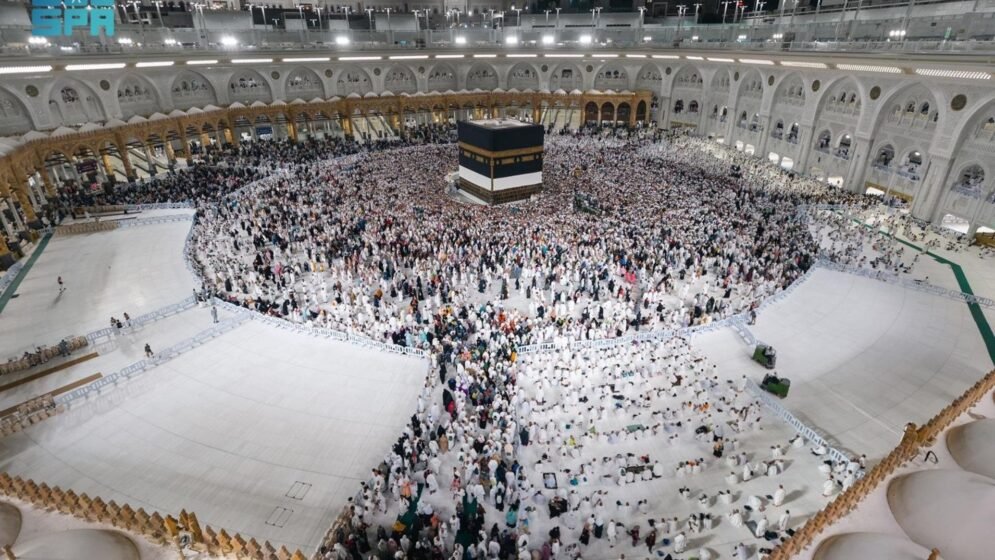 যুক্তরাজ্যে ভিসা নীতিতে কড়া শর্ত, অভিবাসী পরিবারে দুঃসংবাদ