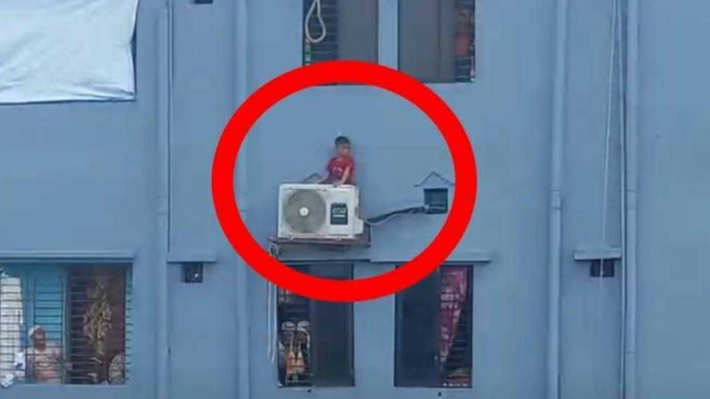 মাদ্রাসা থেকে পালাতে গিয়ে ৪তলার এসি ইউনিটে আটকা শিশু