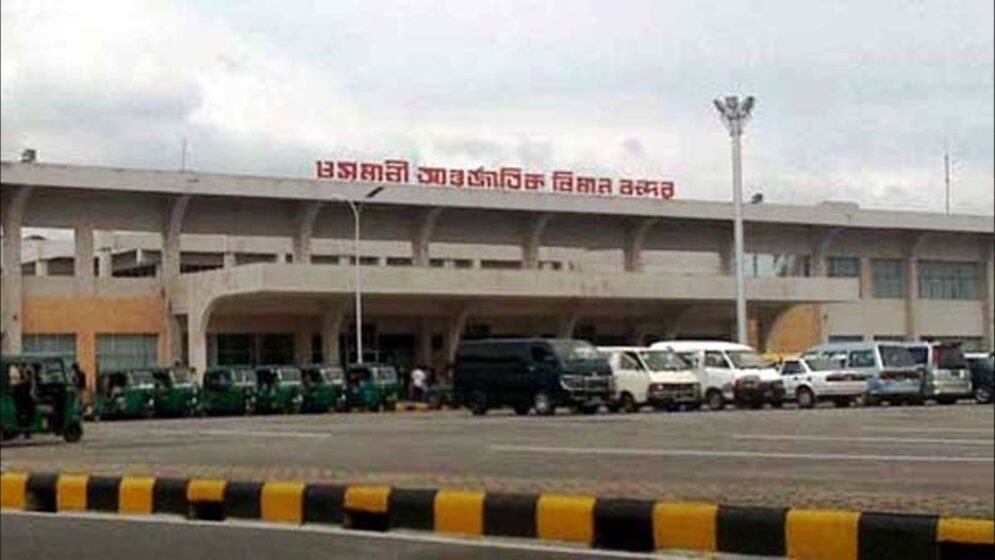 শাহজালালে অগ্নিকাণ্ড, রিয়াদ থেকে আসা ফ্লাইট অবতরণ করলো সিলেটে