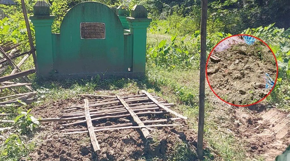 শাহজাদপুরে এক রাতে ১৬টি কবর থেকে কঙ্কাল চুরি