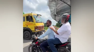 সড়কের যানজট পরিদর্শনে গিয়ে সড়ক উপদেষ্টা নিজেই যানজট