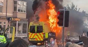 যুক্তরাজ্যে তিন মাসে ২২ মসজিদে হামলা, উদ্বেগ বাড়ছে ইসলামবিদ্বেষ নিয়ে