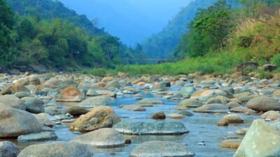 যাতায়াত দুর্ভোগে পর্যটক হারাচ্ছে বিছনাকান্দি