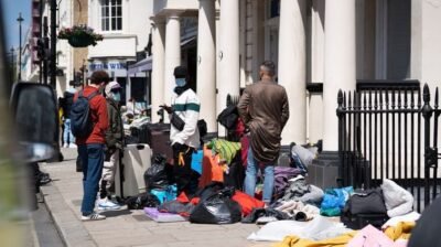 যুক্তরাজ্যে আশ্রয়প্রার্থীদের জন্য দুঃসংবাদ: ‘গোল্ডেন টিকিট’ ব্যবস্থা বন্ধের ঘোষণা