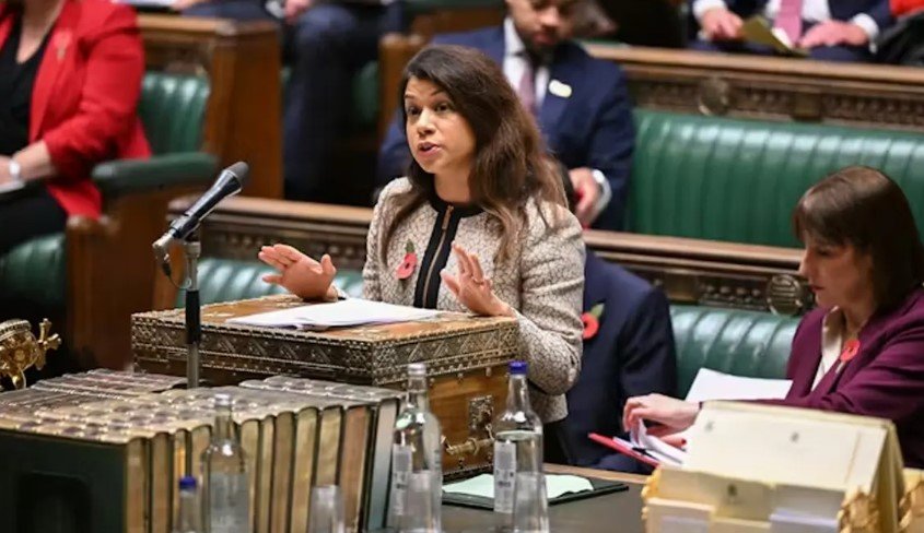 দেশের আদালতে প্রথম কোনো ব্রিটিশ এমপির কারাদণ্ড