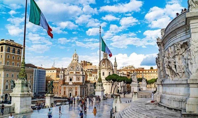 ইতালি তিন বছরে নেবে পাঁচ লাখ বিদেশি কর্মী—যেভাবে আবেদন করবেন