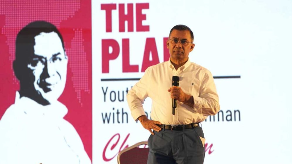 ‘স্যার’ নয়, ‘ভাইয়া’ সম্বোধনেই স্বাচ্ছন্দ্য বোধ করেন তারেক রহমান