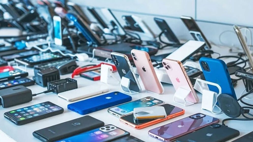 মোবাইল ফোন আমদানিতে বড় সুখবর দিল এনবিআর