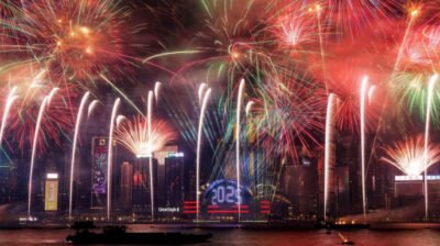 লন্ডনে উৎসবমুখর পরিবেশে নতুন বছর উদযাপিত