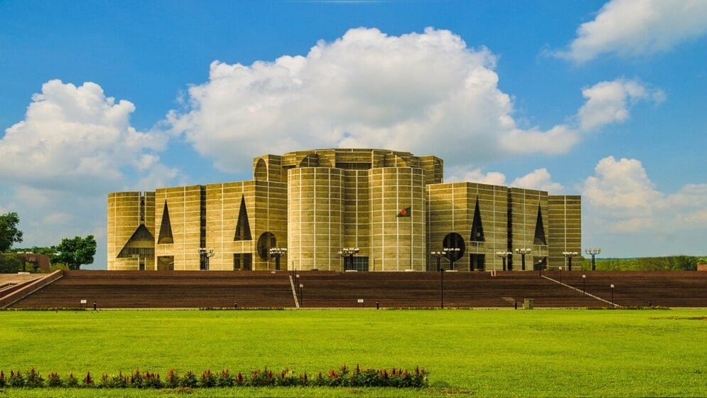 সংসদ সদস্যদের বেতন-ভাতা ও অন্যান্য সুযোগ-সুবিধা