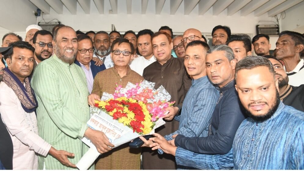 রমজান উপলক্ষে বাজার নিয়ন্ত্রণে পর্যাপ্ত খাদ্য মজুদ রয়েছে: বাণিজ্যমন্ত্রী