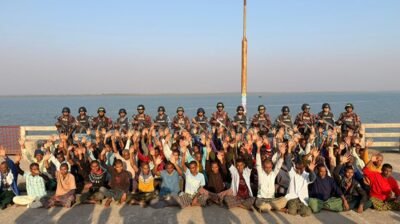 আরাকান আর্মির কাছে জিম্মি ৭৩ জেলে ফেরত আনল বিজিবি