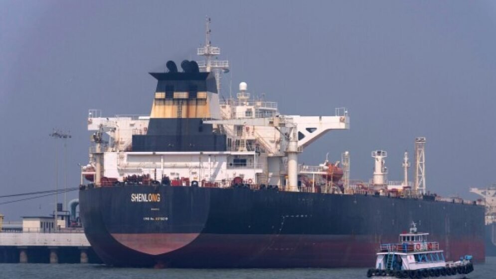 হরমুজ প্রণালি খোলা রাখায় স্বাগত, স্থায়ী সমাধানের আহ্বান ফ্রান্স-যুক্তরাজ্যের