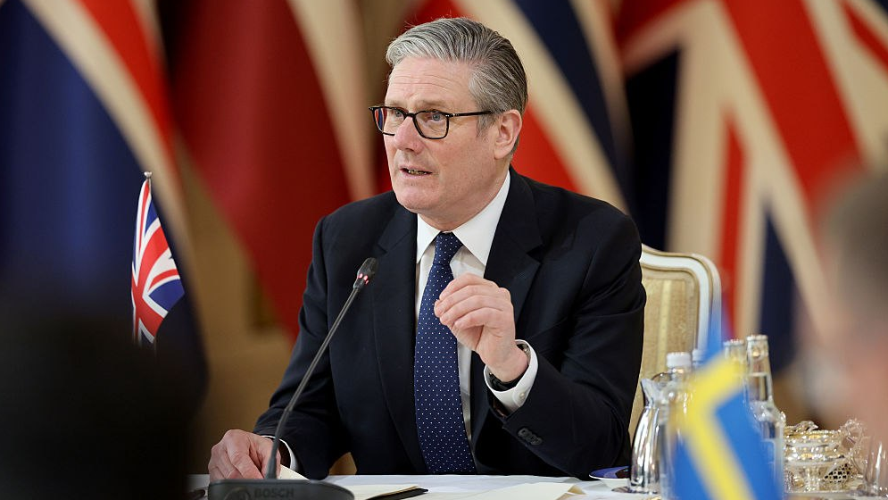 হরমুজ প্রণালি সচল করতে আন্তর্জাতিক সম্মেলনের ডাক ব্রিটিশ প্রধানমন্ত্রীর